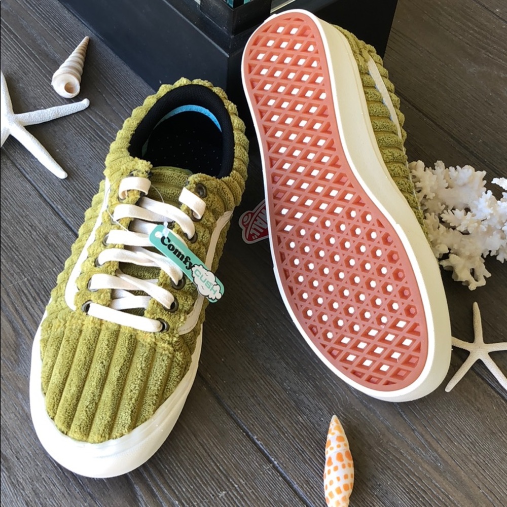 VANS- COMFY CUSH OLD SCHOOL SHOES- EUC - Picture 4 of 11